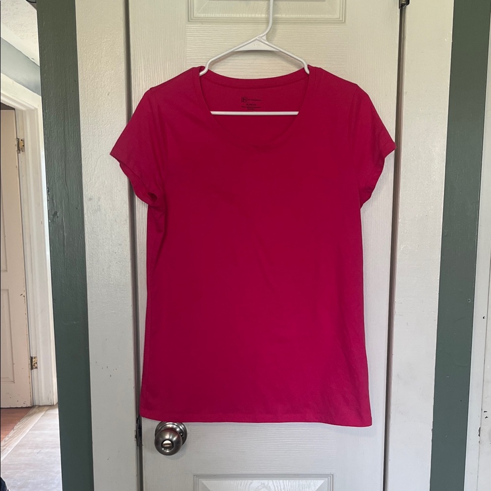 Women’s Crew Neck T-Shirt - Fuchsia Pink